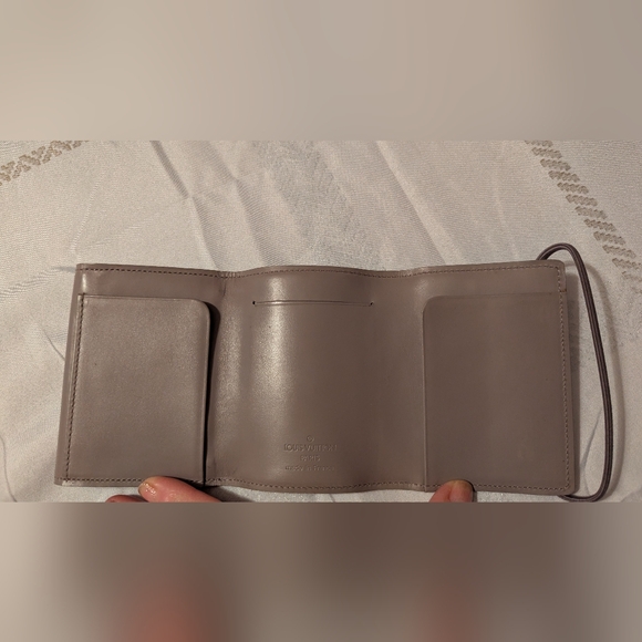 LOUIS VUITTON Epi Leather Elastic Loop Trifold Wallet with COA Taupe VGUC - Picture 6 of 13